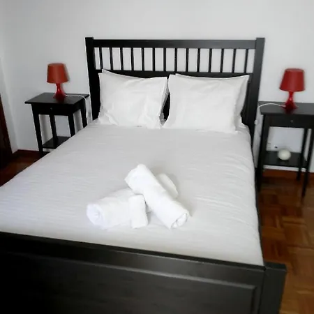 House With 3 Bedrooms In Ferrel With Wonderful City View Enclosed Garden And Wifi * Ferrel (Leiria)