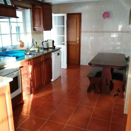 House With 3 Bedrooms In Ferrel With Wonderful City View Enclosed Garden And Wifi Hébergement de vacances Ferrel (Leiria)